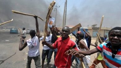 BREAKING!! PDP Thugs Attack Governor’s Wife Convoy In Ede